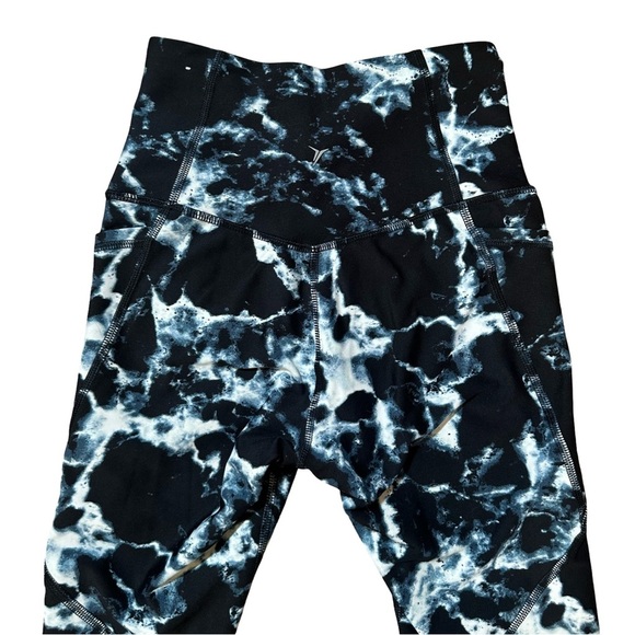 Old Navy Active Leggings Black White Marble Print Size XS - Picture 4 of 5